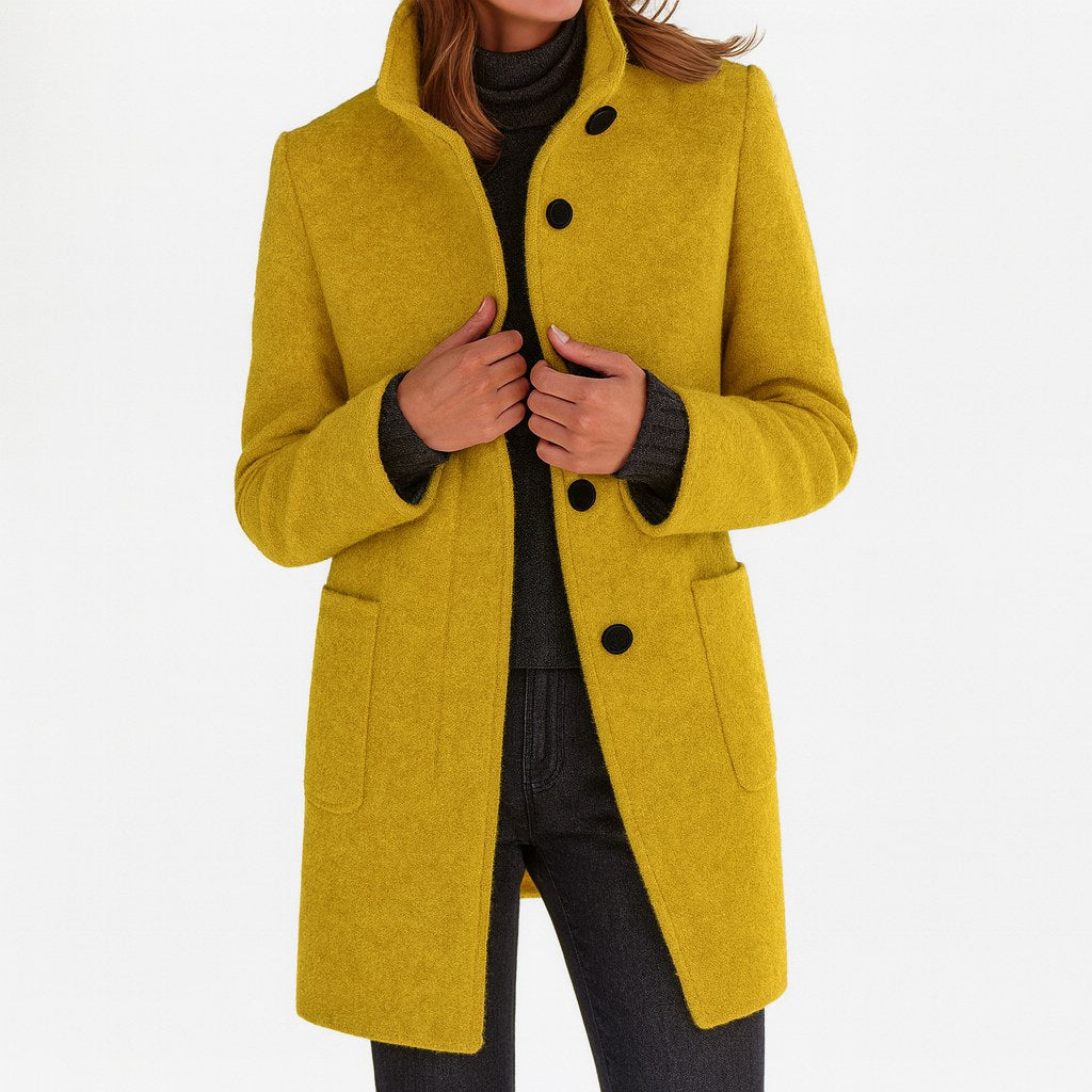 Cappotto invernale donna classico dal taglio strutturato 11