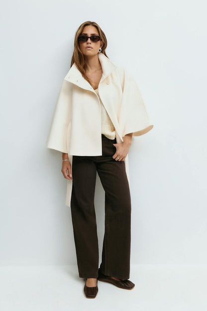 Cappotto a mantella donna con collo alto e cintura a fiocco 4