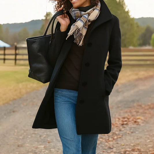 Cappotto donna monopetto in lana con collo alto e bottoni scuri