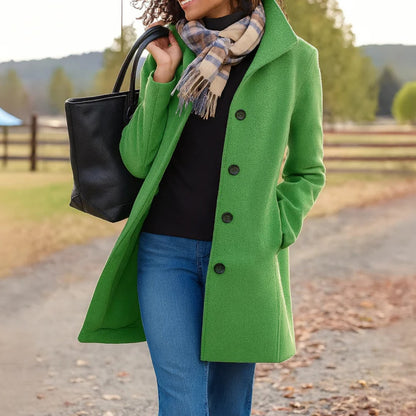 Cappotto Donna in Lana con Collo Alto e Bottoni Scuri 10