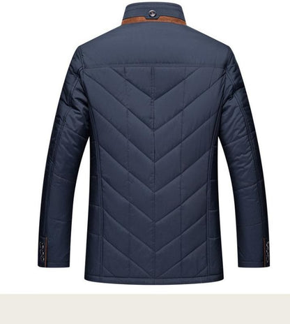 Cappotto elegante uomo con bottoni e tasche rinforzate 4