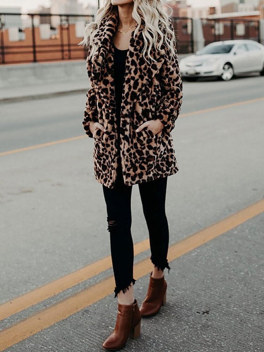 Cappotto fantasia donna sciancrato con revers ampio 2