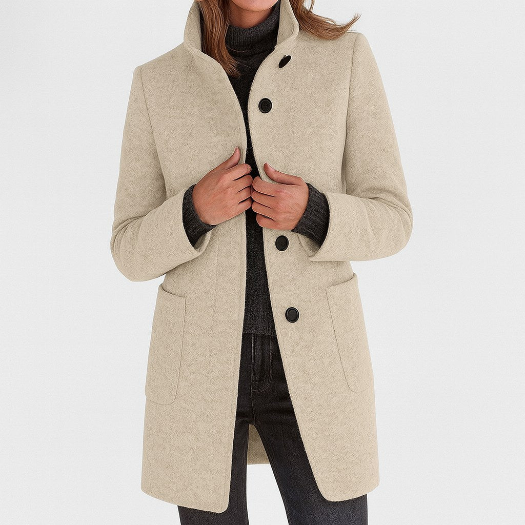 Cappotto invernale donna classico dal taglio strutturato 9