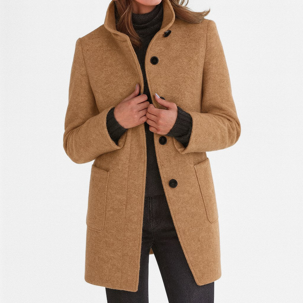 Cappotto invernale donna classico dal taglio strutturato 7