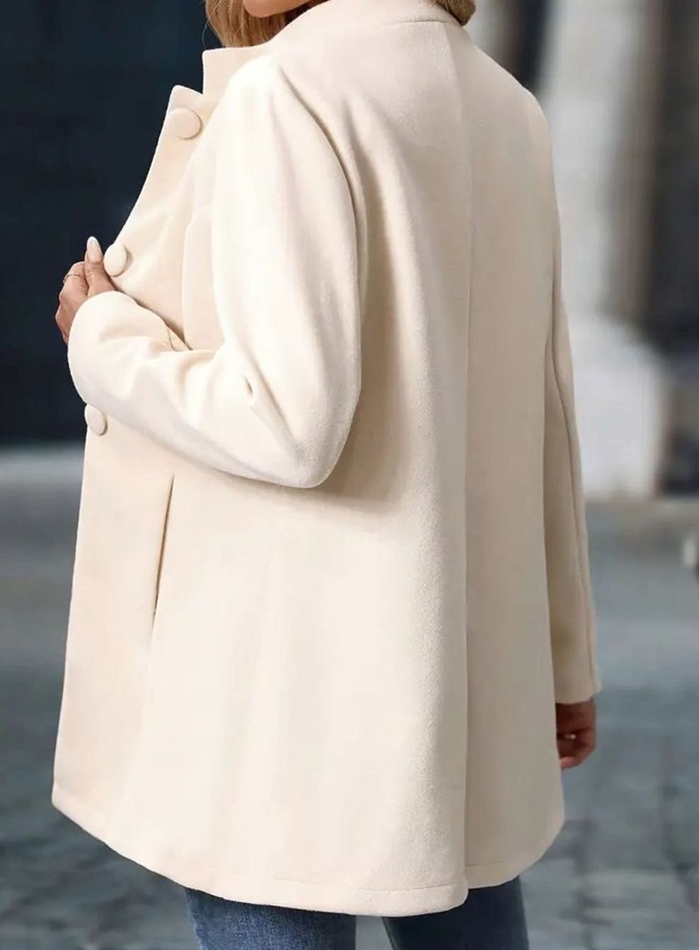 Cappotto invernale donna elegante con collo alto e bottoni 3