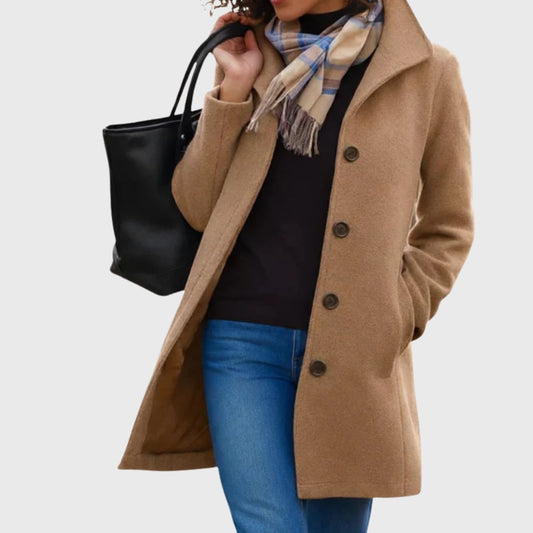 Cappotto lungo donna dal taglio slanciato con tasche