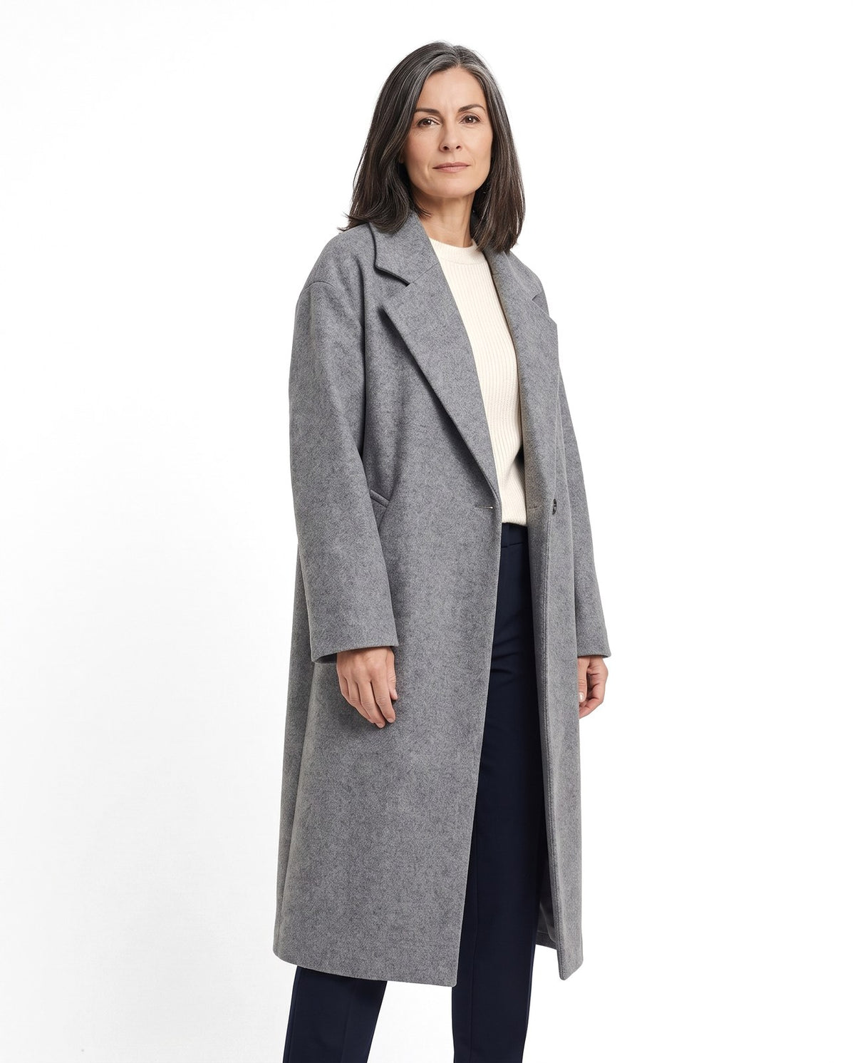 Cappotto lungo donna oversize dalla linea pulita e semplice 1