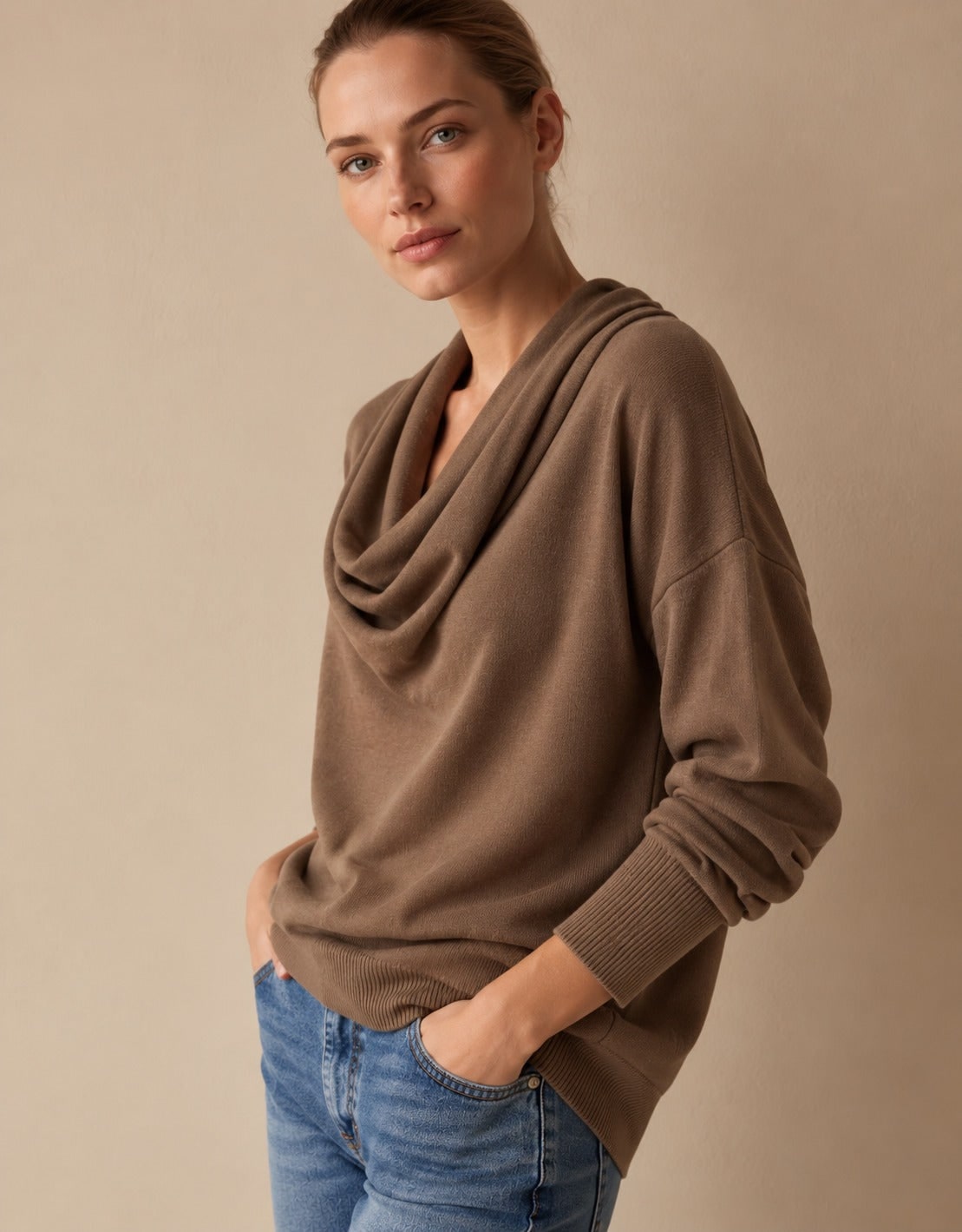 Maglione pullover in maglia con collo ampio donna 1