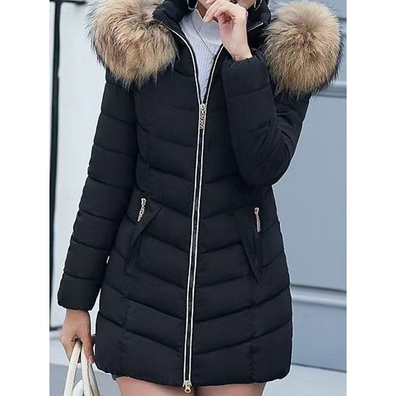 Piumino donna sciancrato con cappuccio e tasche laterali 4