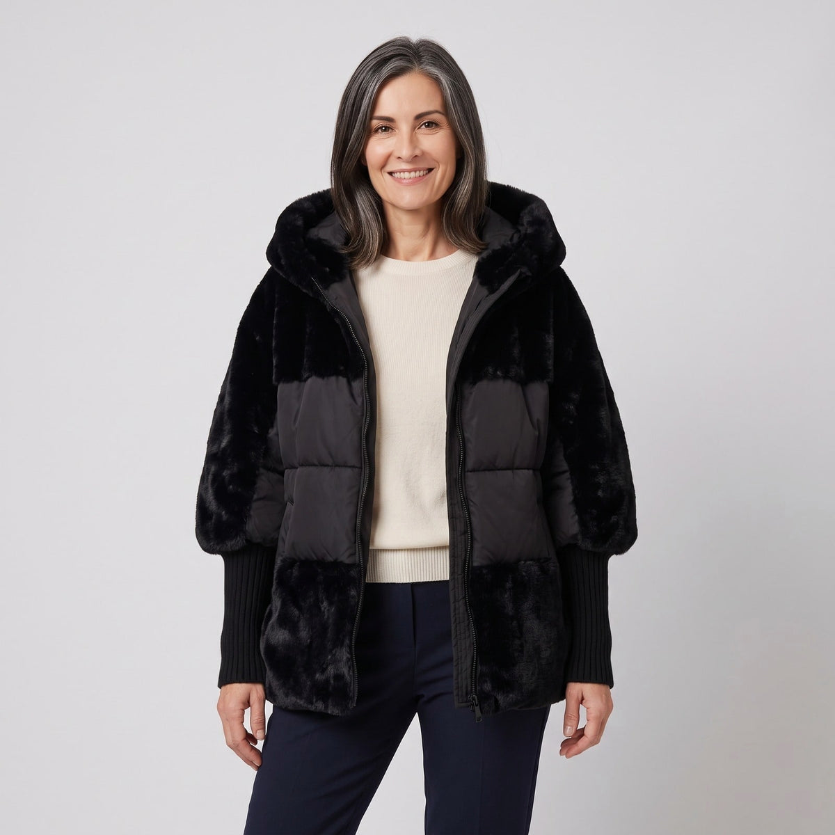 Piumino oversize donna con cappuccio e design patchwork 1