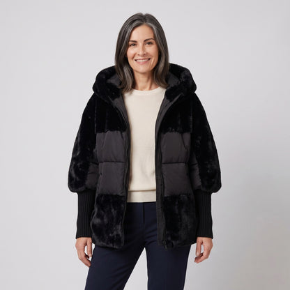 Piumino oversize donna con cappuccio e design patchwork 1