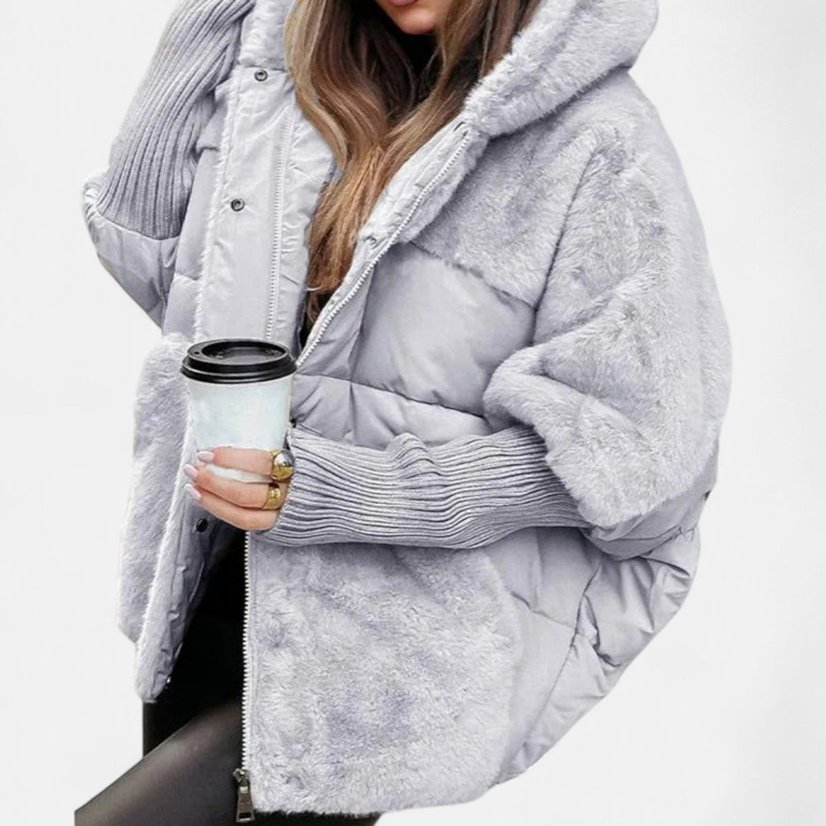 Piumino oversize donna con cappuccio e design patchwork 3