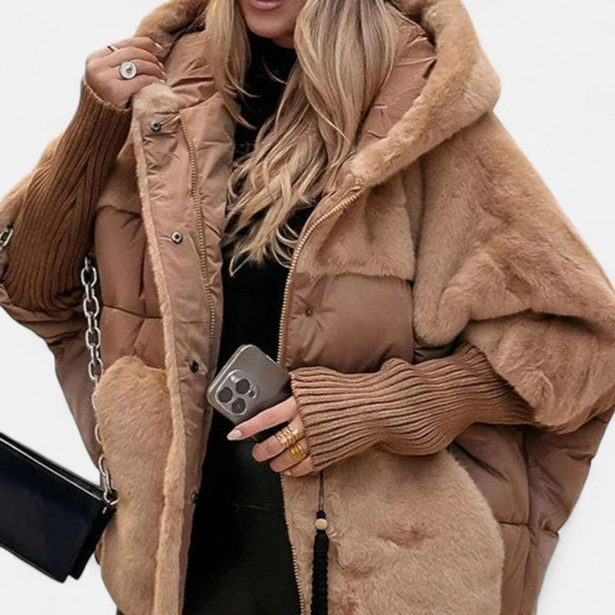 Piumino oversize donna con cappuccio e design patchwork 4